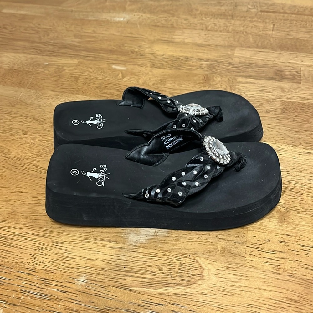 2 for $25 Women’s Flipflops